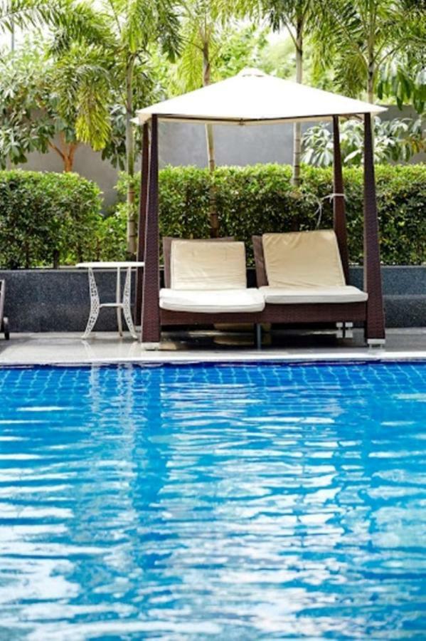 Ease Jomtien Hotel Exterior foto