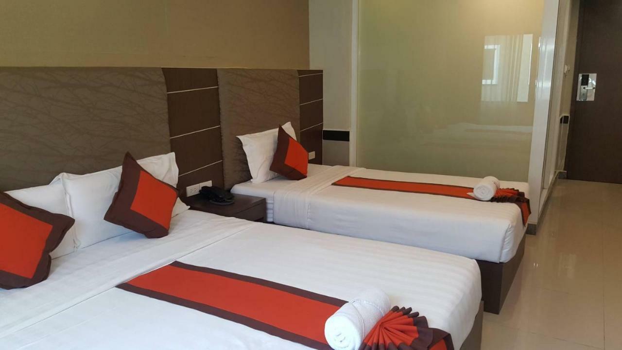 Ease Jomtien Hotel Exterior foto